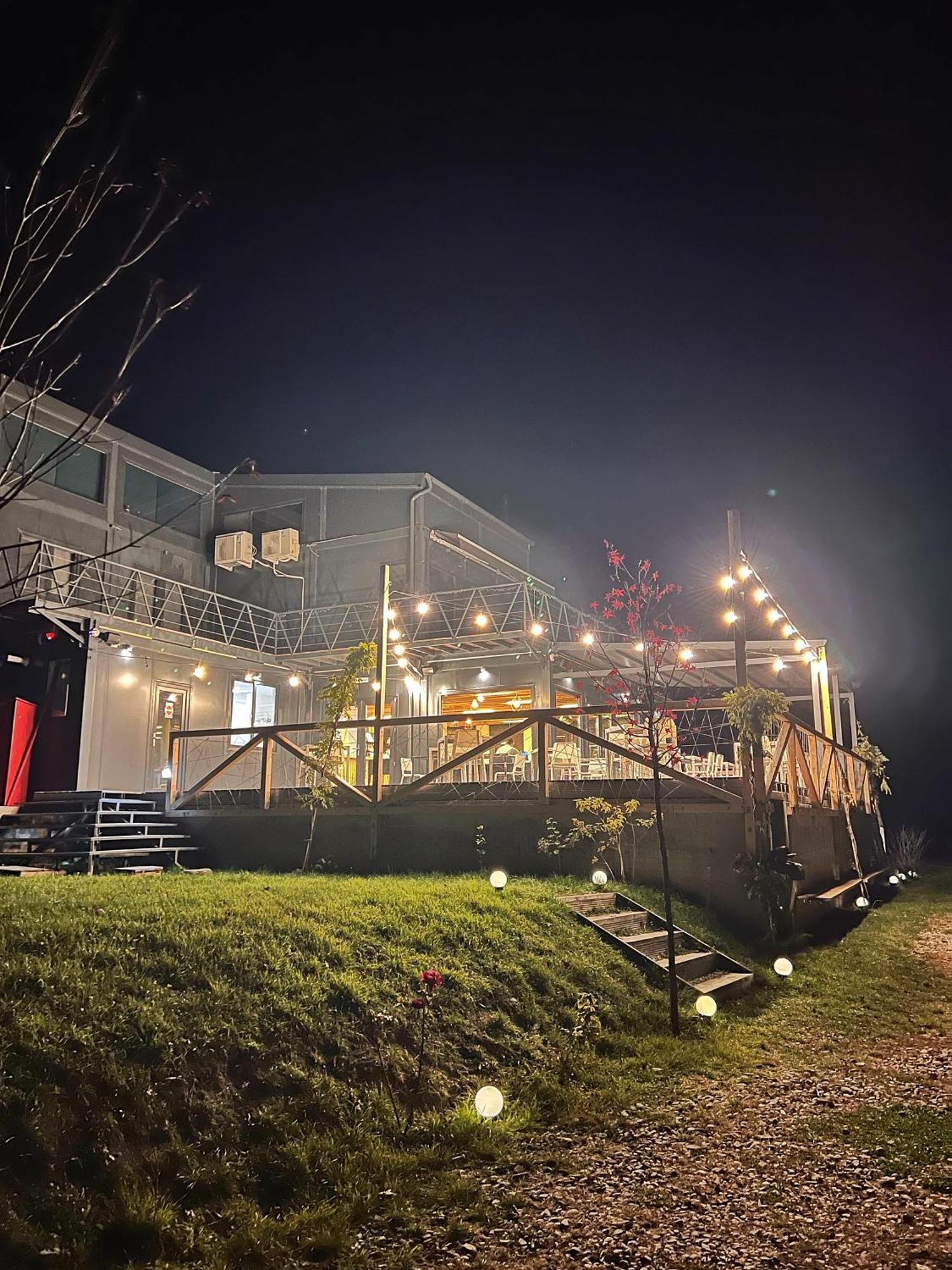 Flandra Glamping Hotell Corbeni Eksteriør bilde