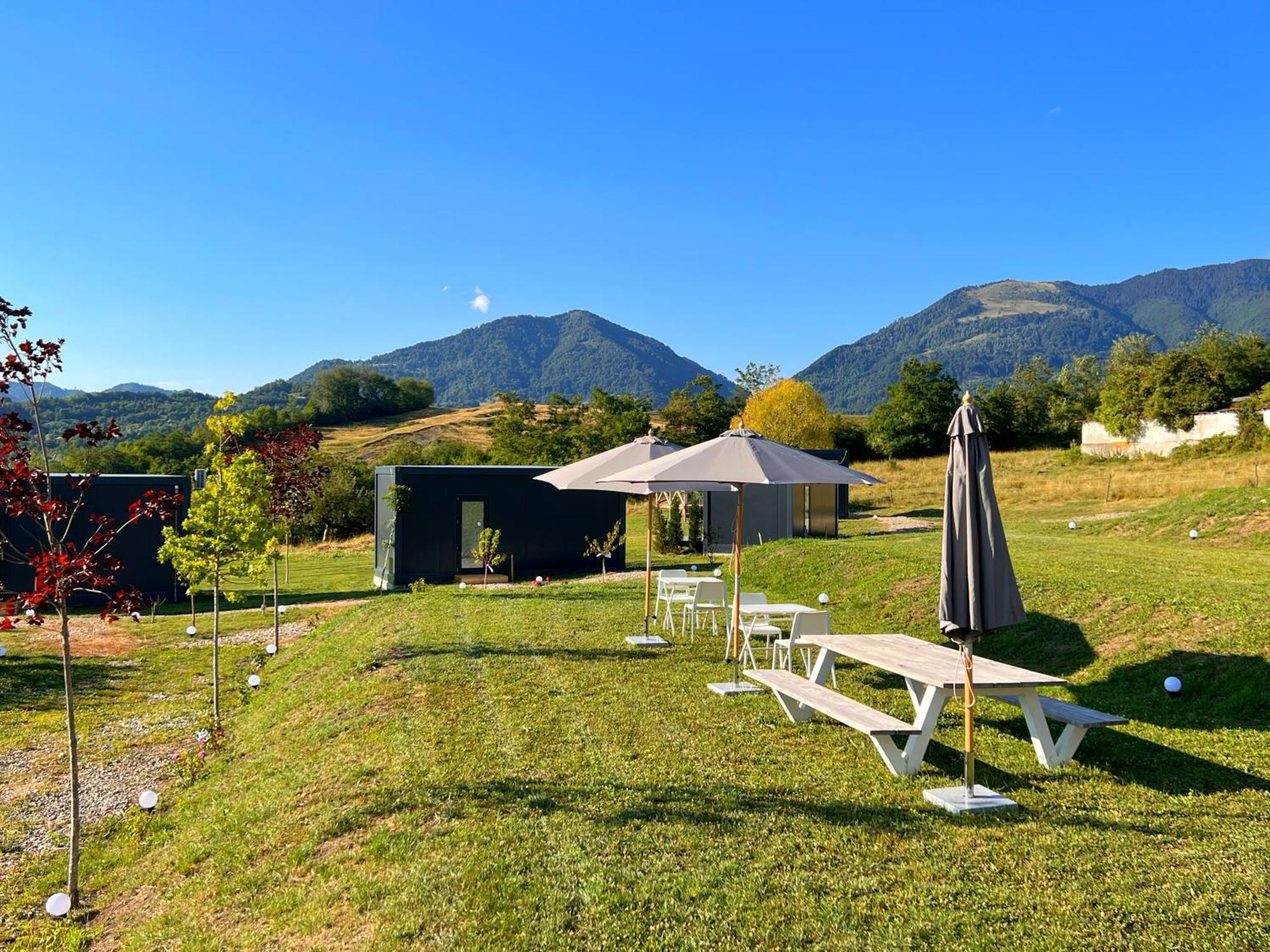 Flandra Glamping Hotell Corbeni Eksteriør bilde