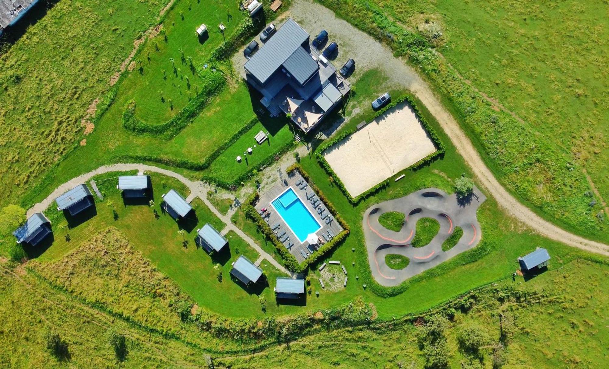 Flandra Glamping Hotell Corbeni Eksteriør bilde