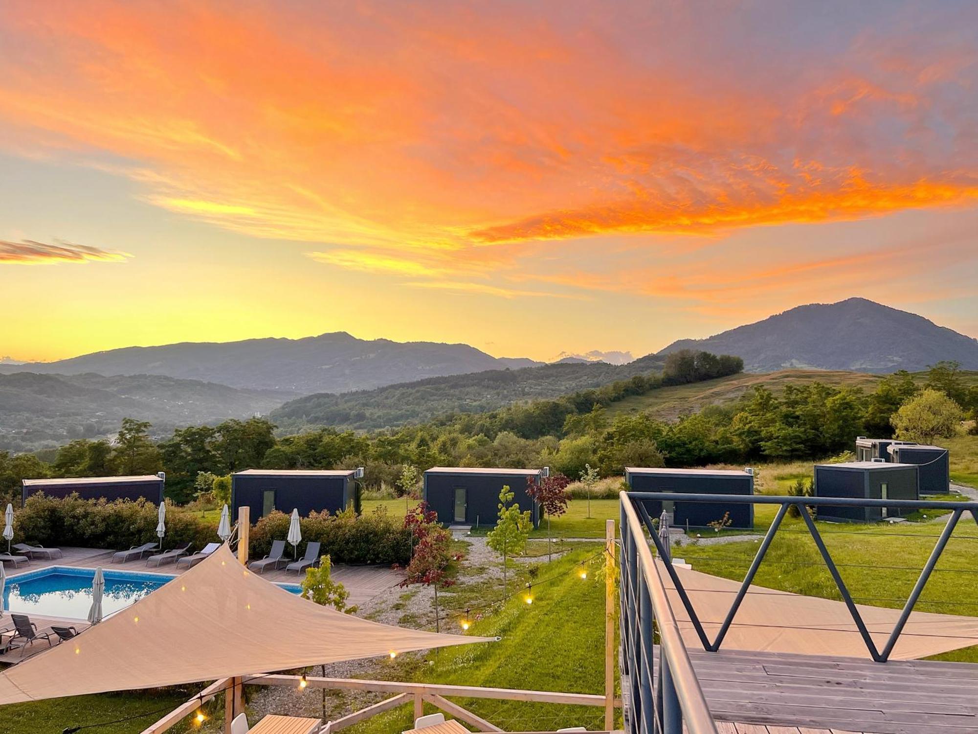 Flandra Glamping Hotell Corbeni Eksteriør bilde